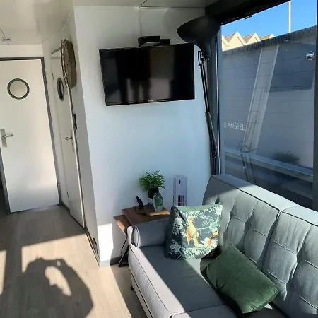 Waterfront Houseboat Near The Centre * Monnickendam