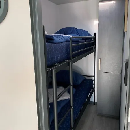 Waterfront Houseboat Near The Centre Botel *